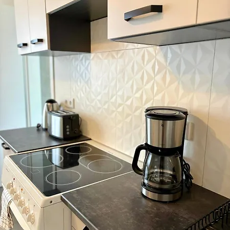 Modernes 3 Fuer Monteure Mit Parkplatz In Lampertheim