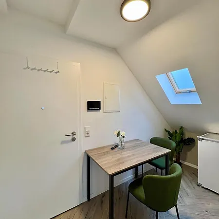 Modernes 3 Fuer Monteure Mit Parkplatz In Lampertheim