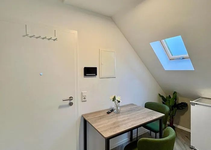 Modernes 3 Fuer Monteure Mit Parkplatz In Lampertheim